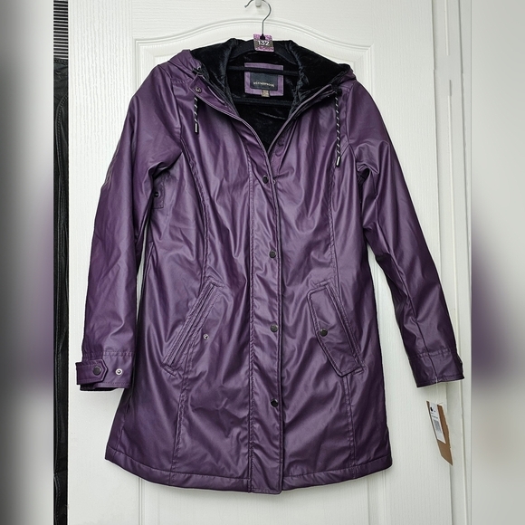 Weatherproof Hooded Midweight Rain Jacket Dark Plum - Picture 9 of 16